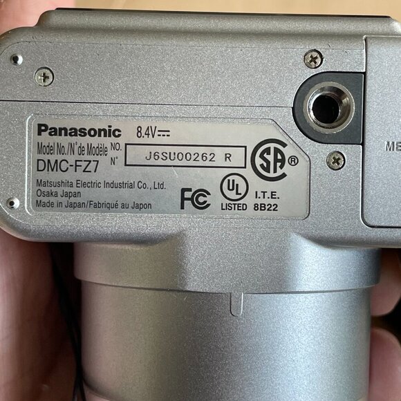 Panasonic Lumix DMC-FZ7S 6MP Digital Camera ,12x Optical Image Stabilized Zoom - Picture 6 of 11